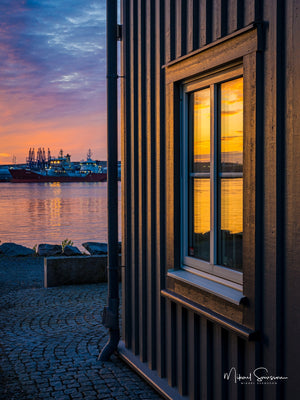 Solnedgång vid Nya Varvet – När ljuset möter den moderna arkitekturen