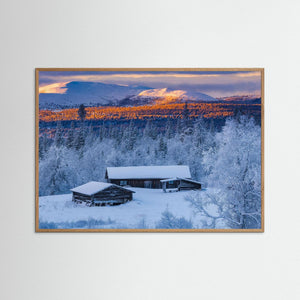 Sörvattensvallarna Härjedalen – Vinterlandskap med Gammal Gård | Fine Art Print