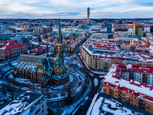 Oscar Fredriks kyrka Göteborg – stadsbild mot Göta älv och Karlatornet | Canvas