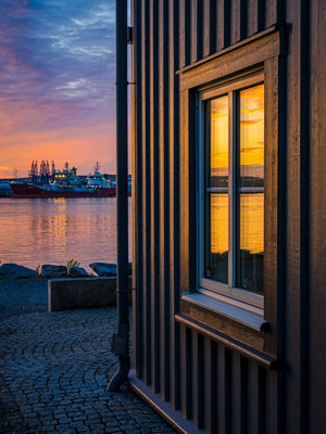 Solnedgång vid Nya Varvet i Göteborg – Canvas med modern arkitektur