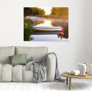 Morgon vid Landvettersjön – båt i dimma | Canvas