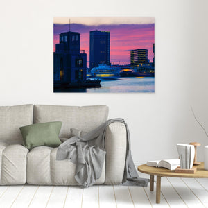 Clarion Hotel Draken vid Göta älv – kväll i Göteborg | Canvas