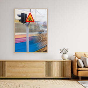 Spårvagn i rörelse vid Lindholmen – Göteborg | Canvas