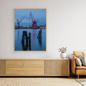 Blå timmen över varvskranarna - CANVAS