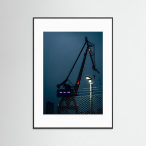 Kran 11 Götaverken Göteborg – Industriellt Motiv i Skymning | Fine Art Print