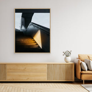 Ljus och skugga i trappan på Hisingsbron – Göteborg | Canvas