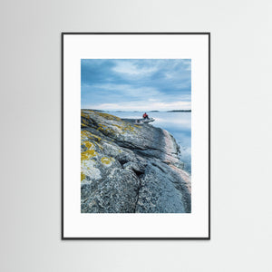 Man på klippa vid havet – Nötö, Hisingen Göteborg | Fine Art Print