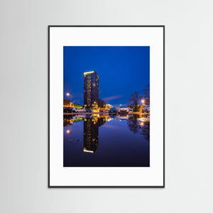 Quality Hotel The Weaver i Mölndal – Kvällsreflektion | Fine Art Print