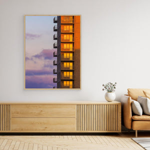 Kvällsljus på fasad Hisingen Göteborg | Canvas