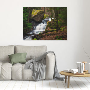Vattenfall i Bråtaskogens naturreservat Härryda | Canvas
