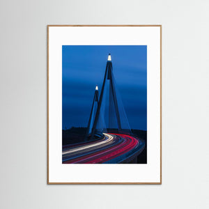 Uddevallabron Uddevalla – Ljusspår över E6 i Skymning | Fine Art Print