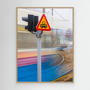 Spårvagn i rörelse vid Lindholmen – Göteborg | Canvas