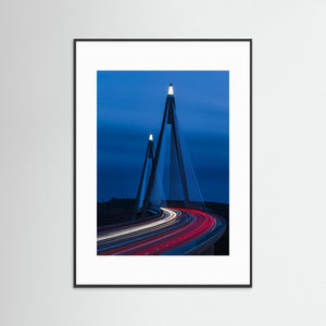 Uddevallabron Uddevalla – Ljusspår över E6 i Skymning | Fine Art Print