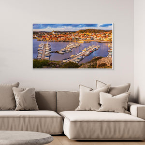 Småbåtshamnen i Skärhamn – Bohusläns kust | Canvas