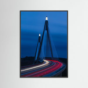 Uddevallabron Uddevalla – Ljusspår över E6 i Skymning | Fine Art Print