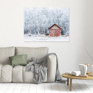 Rött båthus vid Ångardsvatnet – frostig morgon i Norge | Canvas