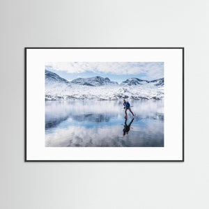 Långfärdsskridskor på Tovatna – fjällsjö i Norge | Fine Art Print