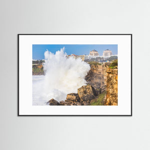Vågor Cascais Portugal – dramatiskt hav och klippor vid Atlantkusten | Fine Art Print