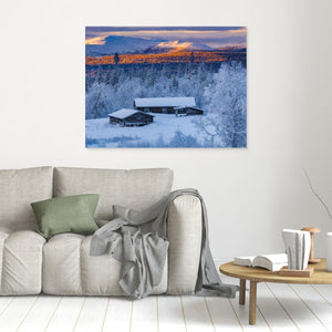 Sörvattensvallarna Härjedalen – Vinterlandskap med Gammal Gård | Canvas