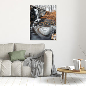 Litet vattenfall i Svejserdalen – höst i Mölndal | Canvas