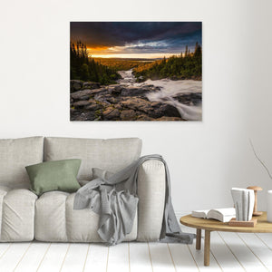Gyllene kväll vid Handölsforsen - CANVAS