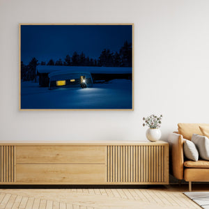 Vinternatt i Storsätern – Husvagn i snölandskap | Canvas