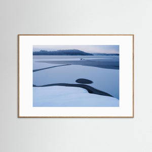 Rådasjön – Isens stillhet | Fine Art Print
