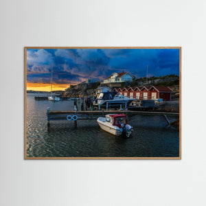 Solnedgång vid småbåtshamnen på Nötö – Hisingen Göteborg | Fine Art Print