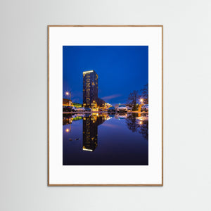 Quality Hotel The Weaver i Mölndal – Kvällsreflektion | Fine Art Print