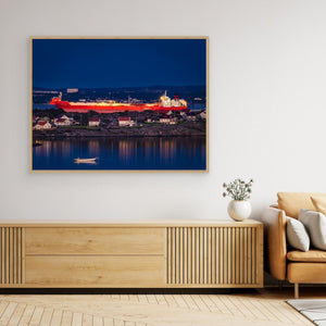 Göteborg – tankfartyg vid Torslanda i kvällsljus | Canvas