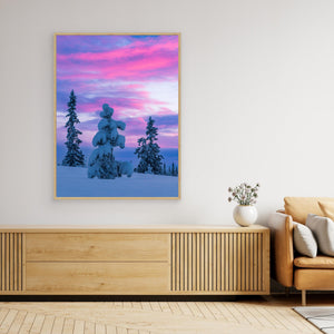 Vintermorgon i Lofsdalsfjällen – Snötyngda granar i rosa gryningsljus | Canvas