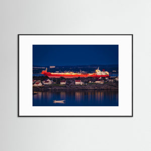 Göteborg – tankfartyg vid Torslanda i kvällsljus | Fine Art Print