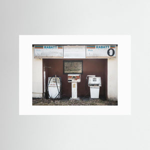 Övergiven bensinstation i Hillared | Fine Art Print från Svenljunga