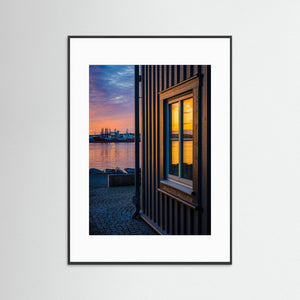 Solnedgång vid Nya Varvet i Göteborg – Fine Art Print med modern arkitektur