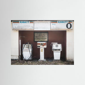 Övergiven bensinstation i Hillared | Fine Art Print från Svenljunga