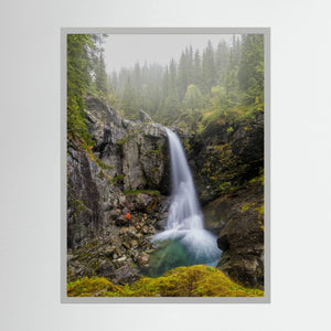 I regnets skugga – Trøymsånefossen, Hemsedal | Fine Art Print