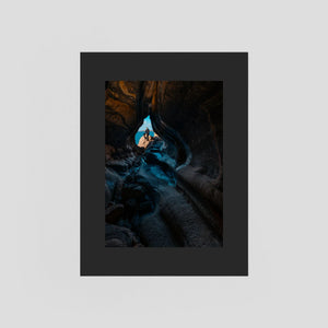 Munkkyrkan – Ljuset bortom klipporna | Fine Art Print