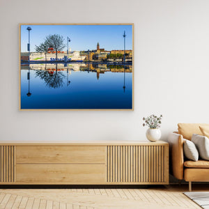 Stena Danica och Masthuggskyrkan i kvällsljus | Canvas Göteborg
