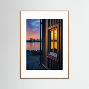 Solnedgång vid Nya Varvet i Göteborg – Fine Art Print med modern arkitektur