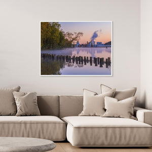 Göta älv i gryning – Nouryon i Bohus | Canvas
