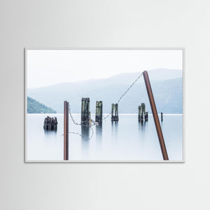 Bryggpålar i Tinnsjøen – Telemark, Norge | Fine Art Print