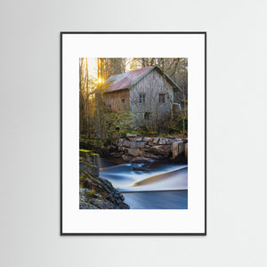 Apelnäs Kvarn – Historisk Kvarn vid Storån | Fine Art Print