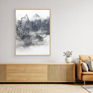 Trollväggen i dimma - CANVAS