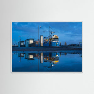 Göteborg – Spårvagn 10 vid Jubileumsparken i Frihamnen | Fine Art Print