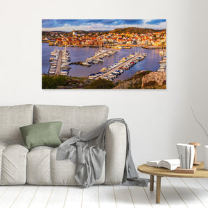 Småbåtshamnen i Skärhamn – Bohusläns kust | Canvas