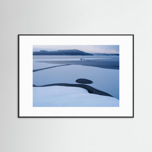 Rådasjön – Isens stillhet | Fine Art Print