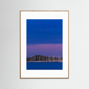 Segelbåtar vid Sandö hamn – Vallda Sandö, Kungsbacka | Fine Art Print 