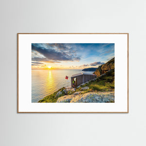 Solnedgång vid Dosabu stormjakthytte – Bremangerlandet, Norge | Fine Art Print