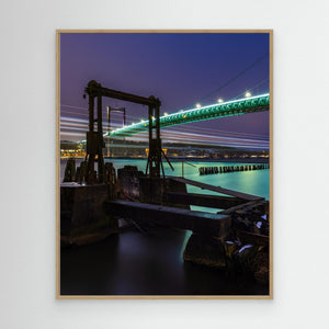 Älvsborgsbron och färjetrafik vid Färjenäs – Göteborg | Canvas