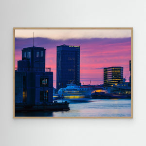 Clarion Hotel Draken vid Göta älv – kväll i Göteborg | Canvas